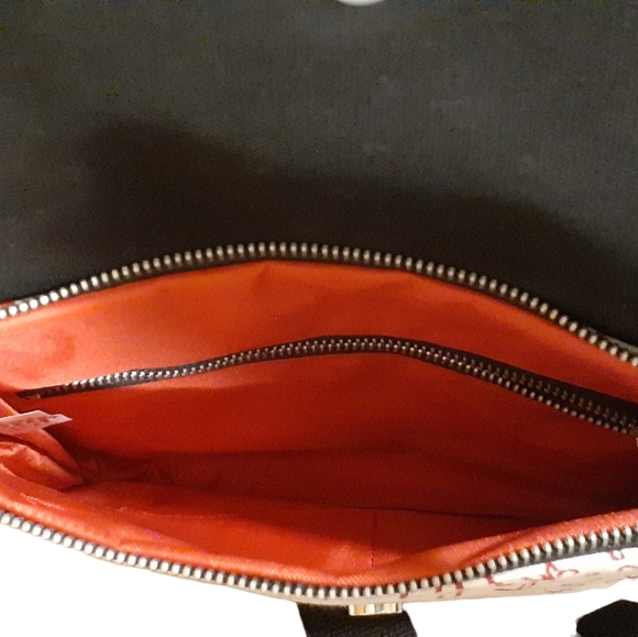 LivLo Designs Women's Messenger Crossbody Lined Bag Black White Red Ditsy Floral - Picture 6 of 7